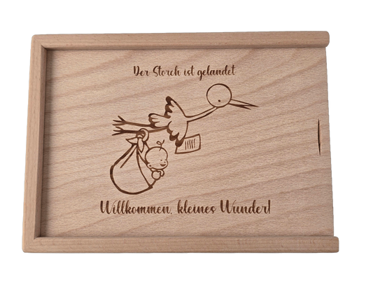 "Willkommen kleines Wunder" Holzbox mit Schiebedeckel